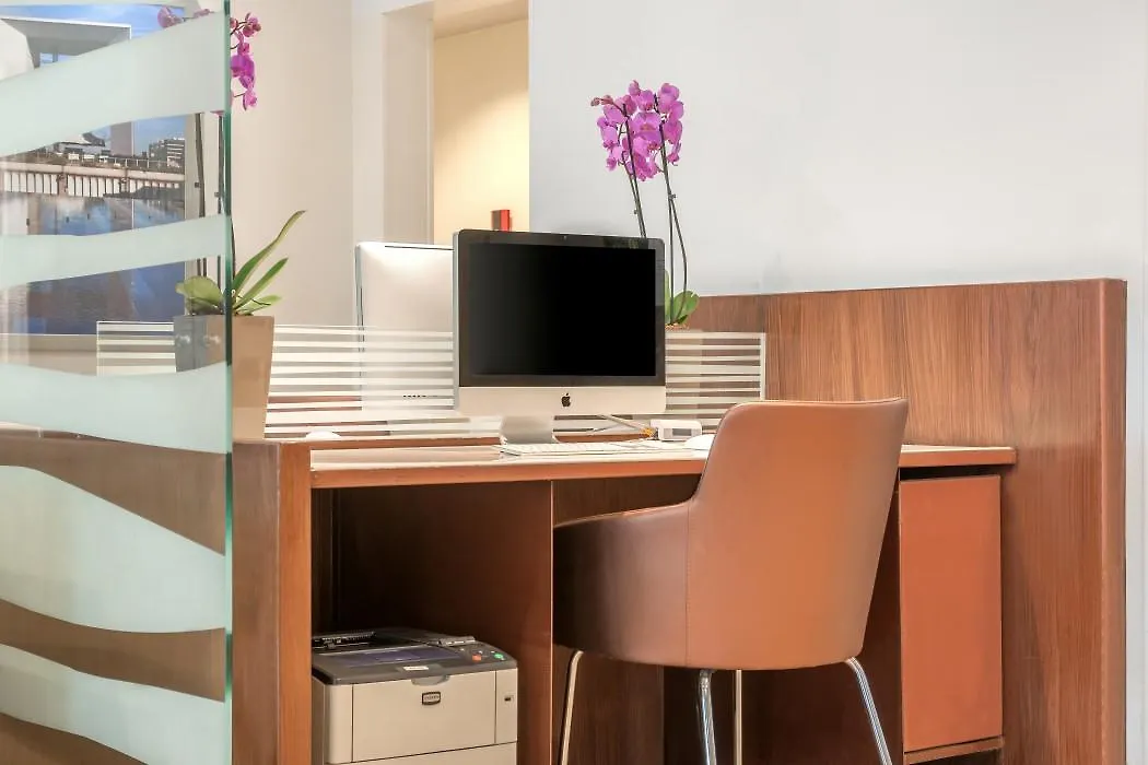****  Aparthotel Citadines La Défense Paris à Courbevoie France