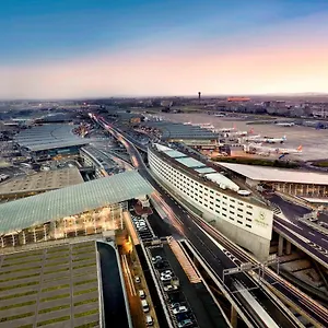 Sheraton Paris Charles De Gaulle Airport מלון